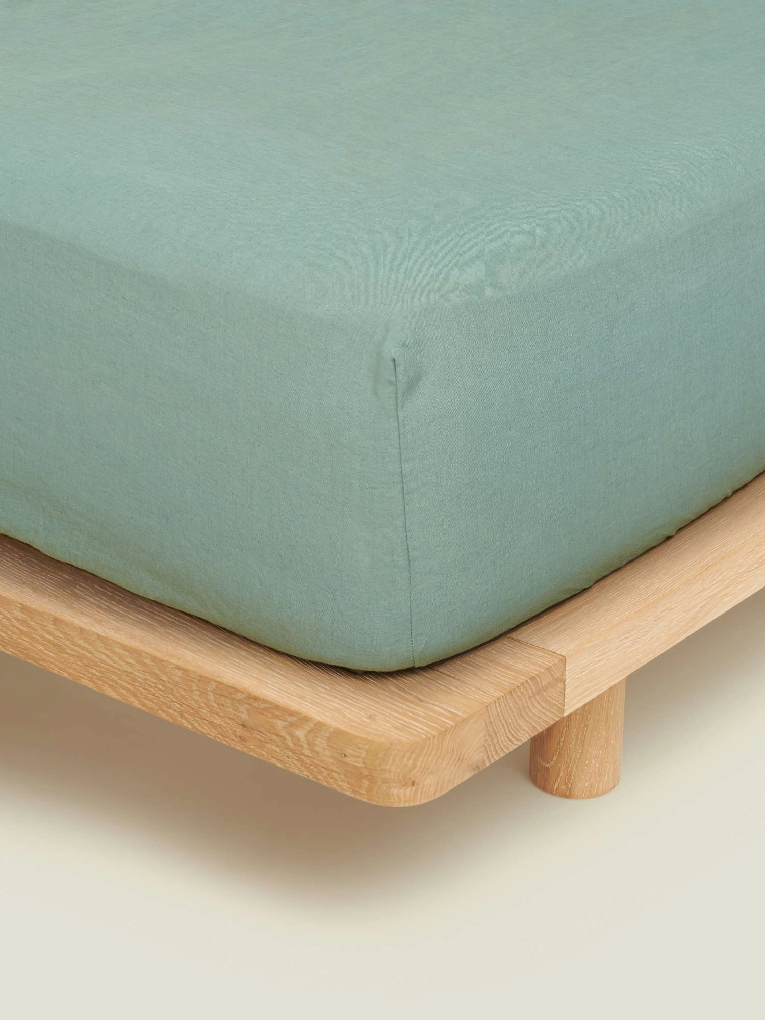 100% Linen Fitted Sheet in Green Fig