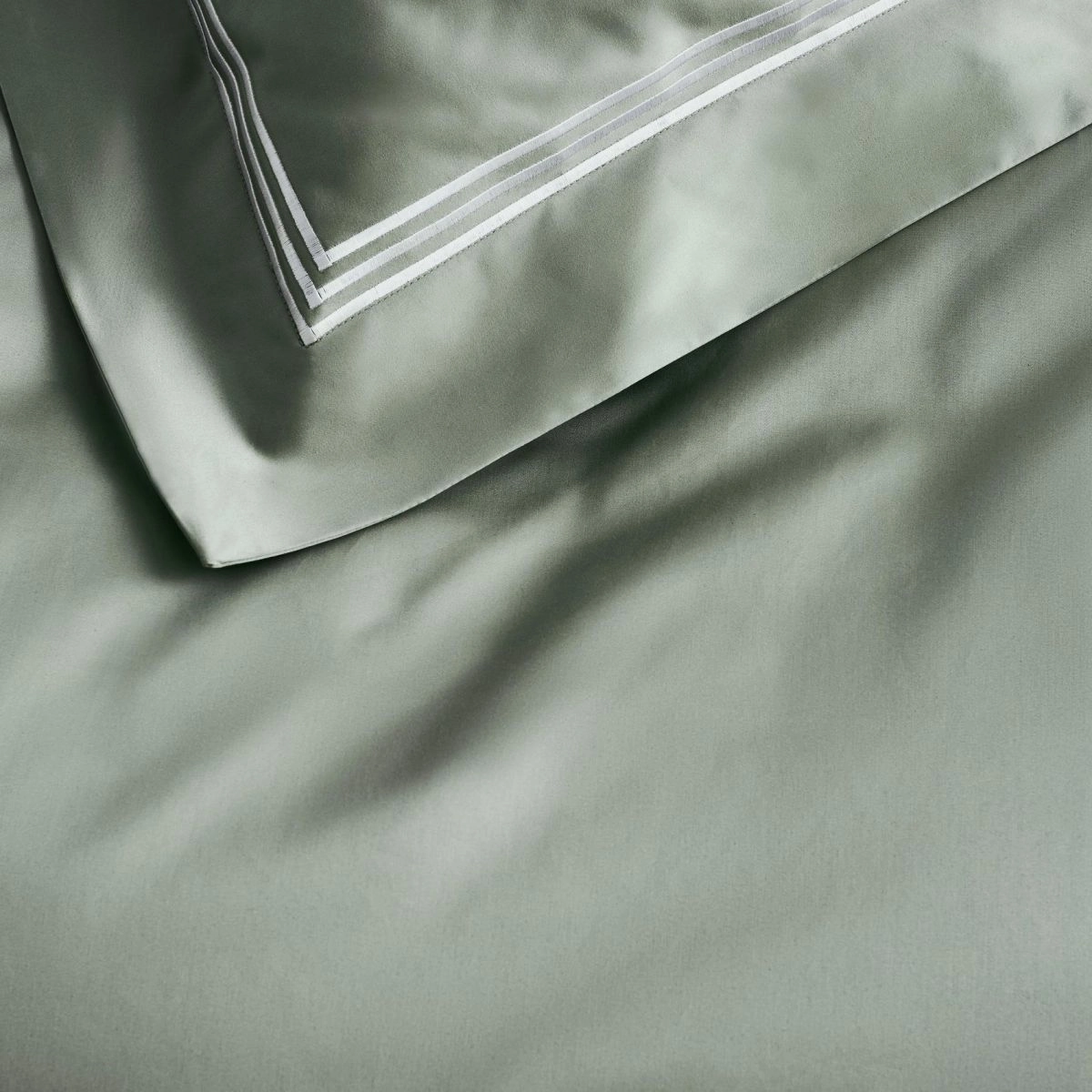 1200TC Palais Lux Dew Quilt Cover by Sheridan