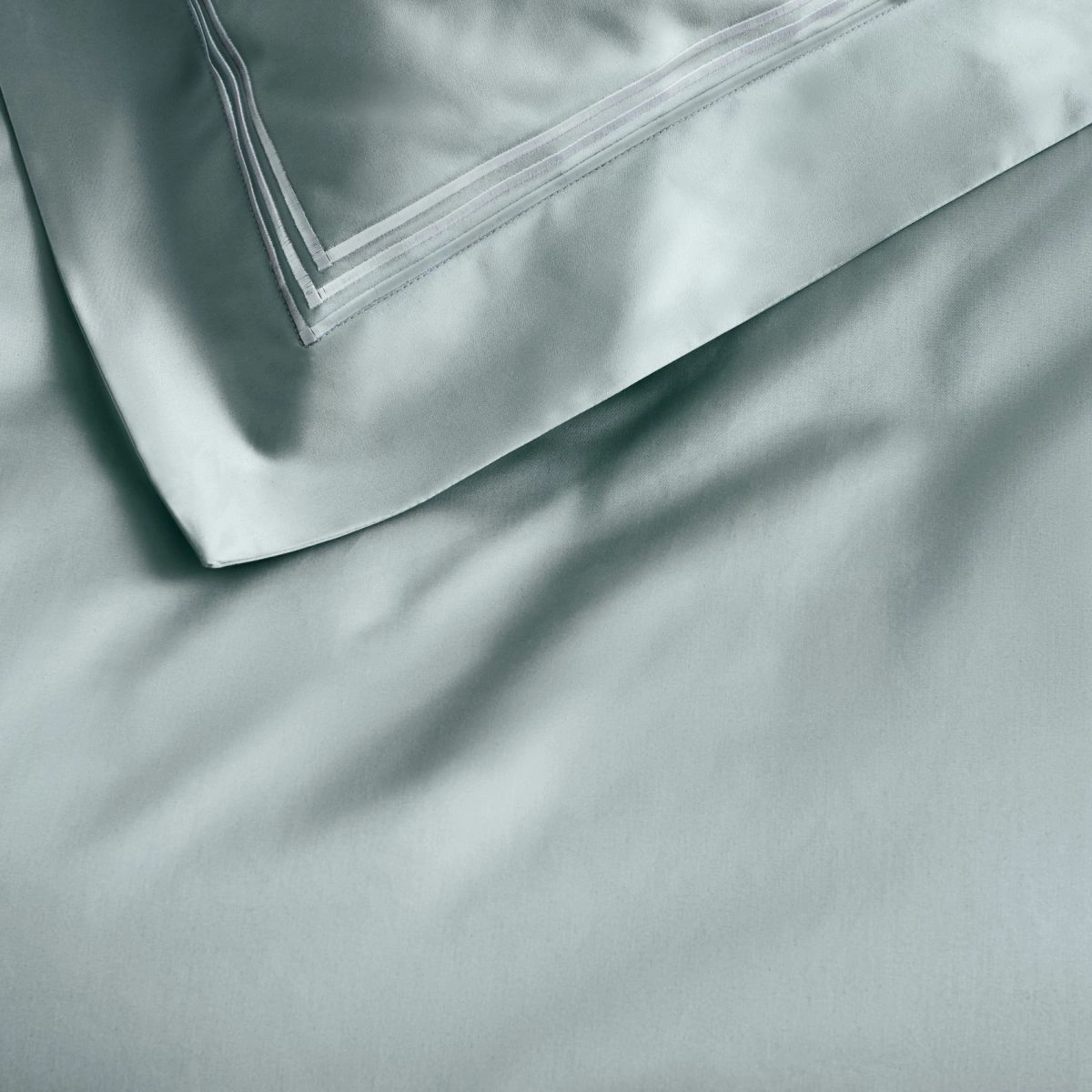 1200TC Palais Lux Fresh Water Quilt Cover by Sheridan