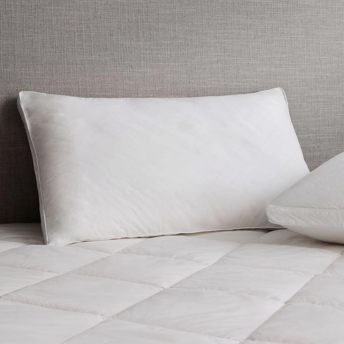 Deluxe Dream FIRM SUPPORT Pillow by Sheridan