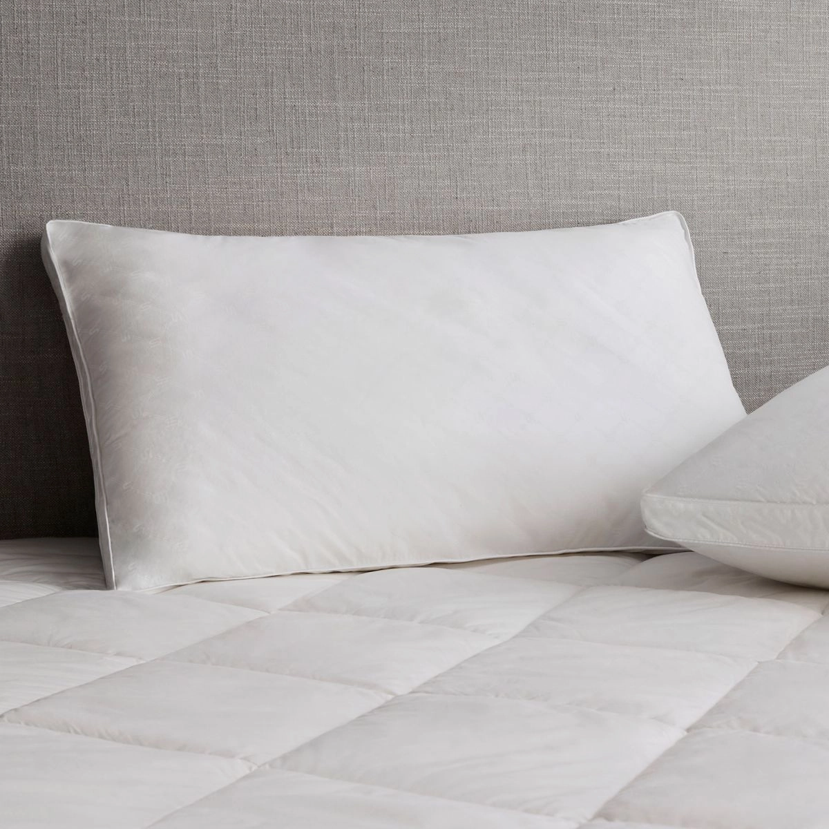 Deluxe Dream FIRM SUPPORT Pillow by Sheridan