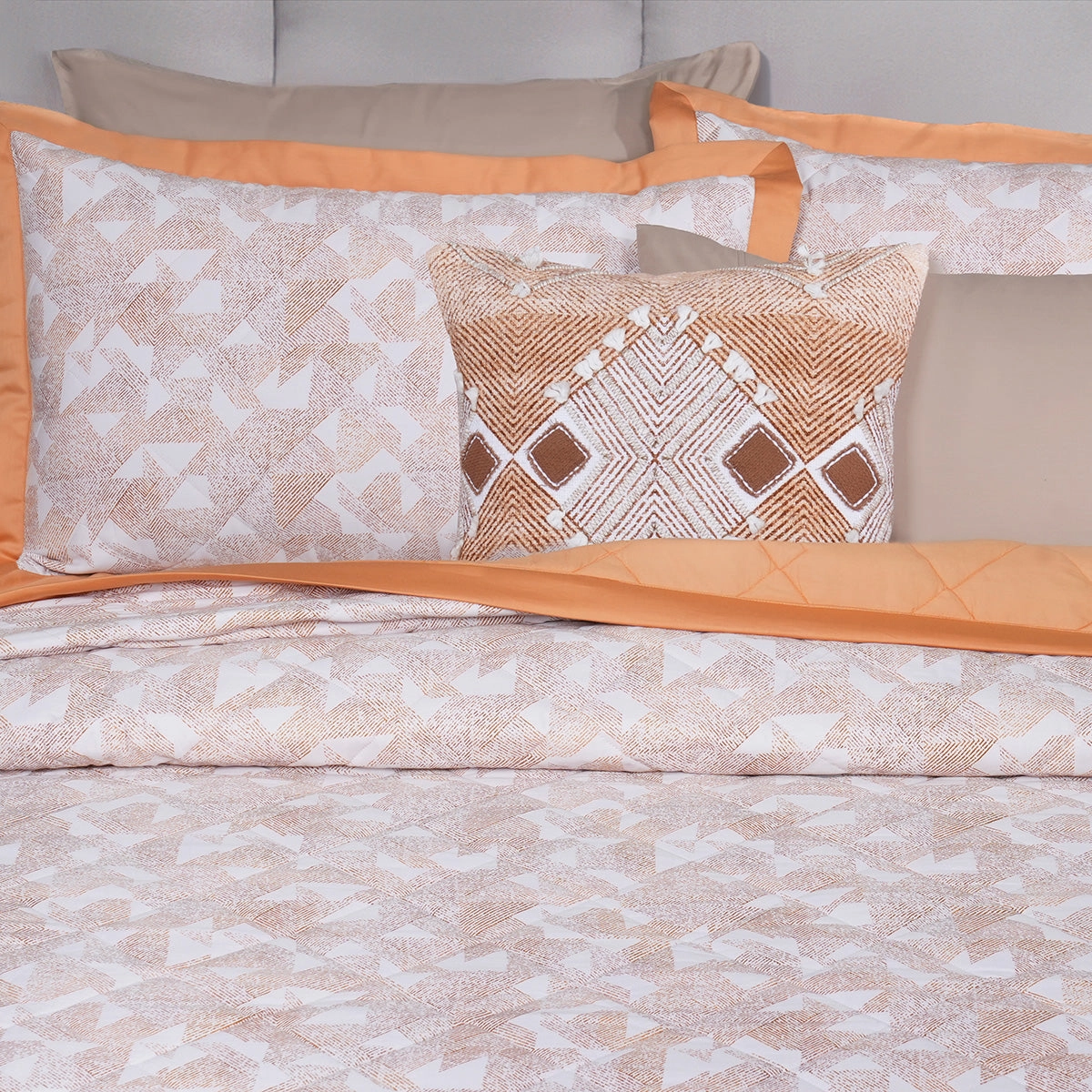Eclectic Geo Triangle Rust 8pcs Quilt/Quilted Bed Cover