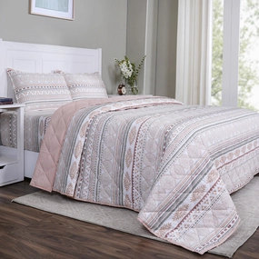 Hermosa Sensory Bloom Allegra Quilt Peach