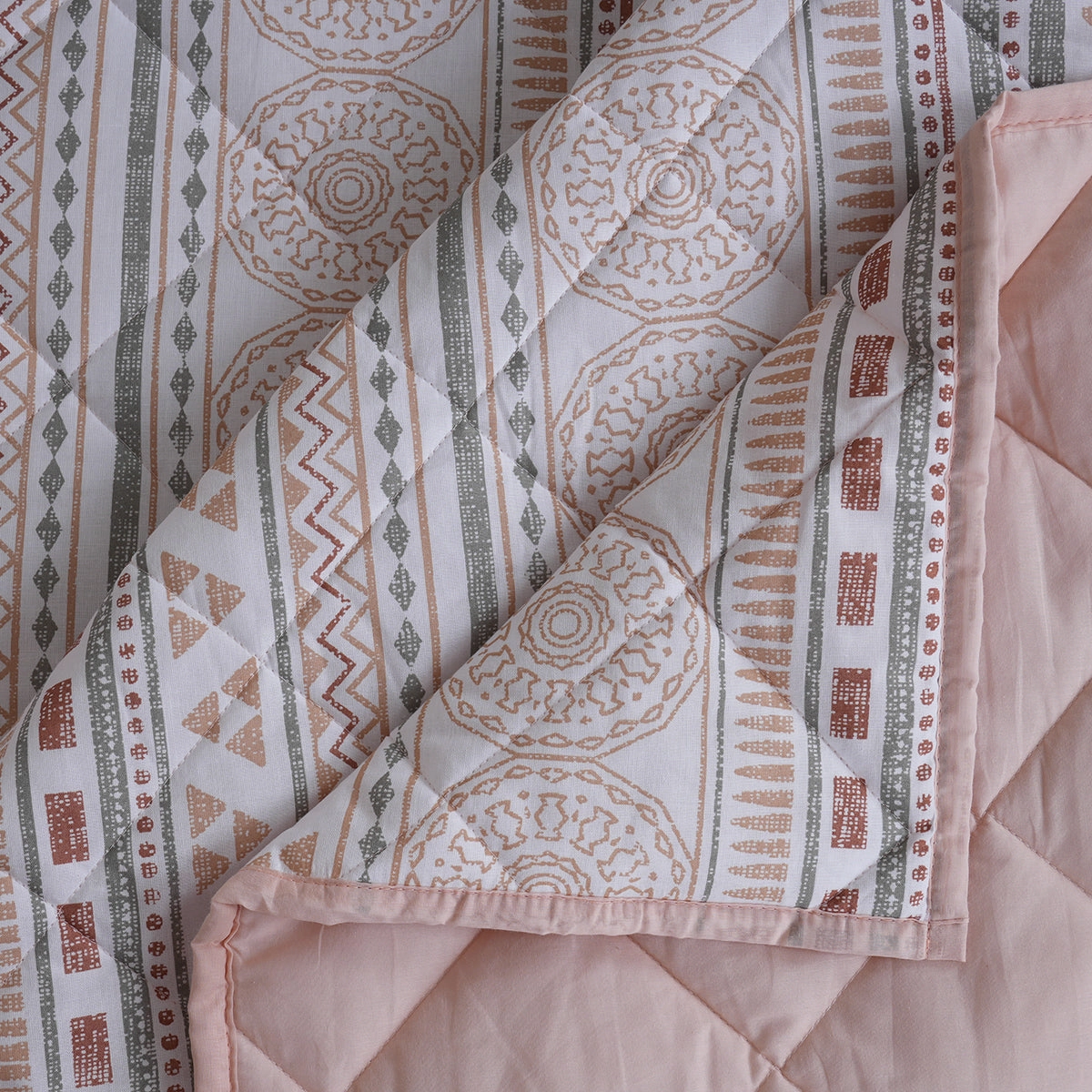 Hermosa Sensory Bloom Allegra Quilt Peach