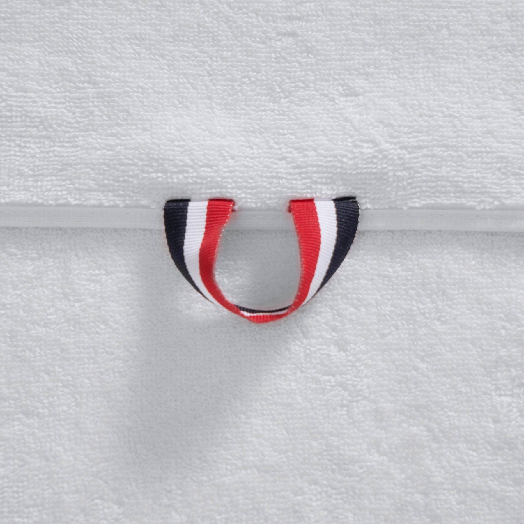 LCASUAL Blanc Bath Towel by Lacoste