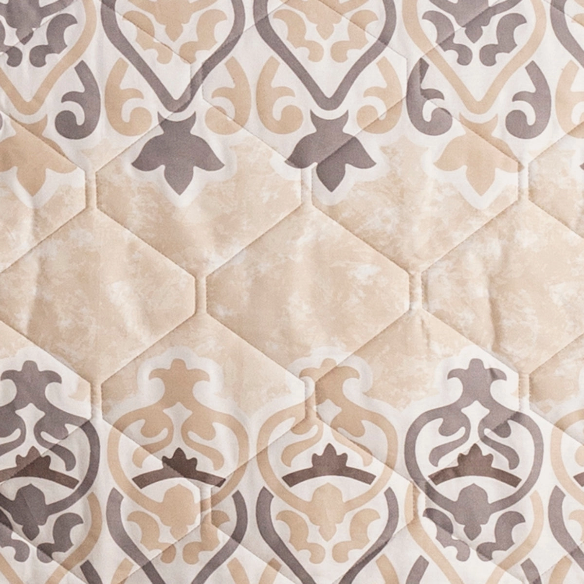 Nouveau Tradition Kaleen Global Neutral Quilt Set
