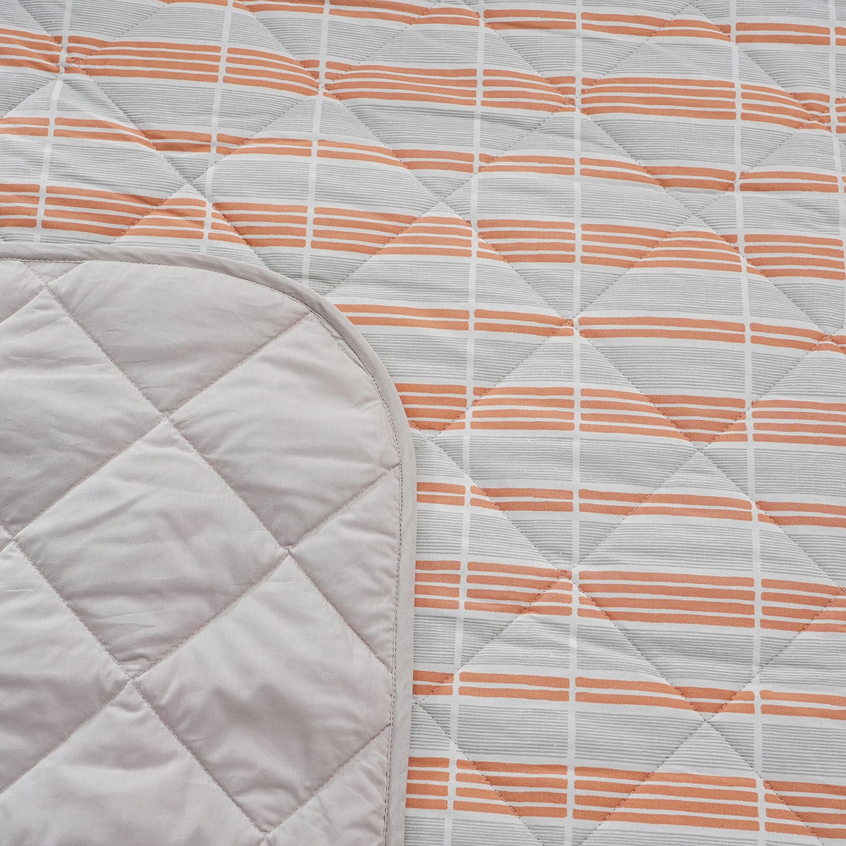 Optimist Bloom Berne 110 GSM Summer AC Quilt/Quilted Bed Cover/Comforter