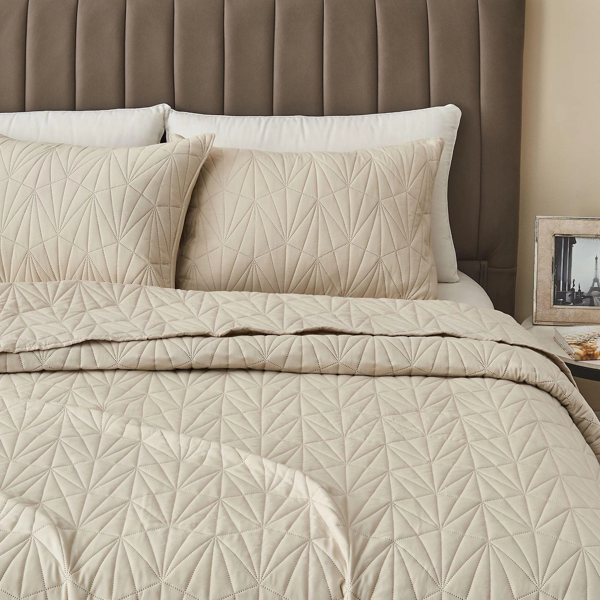Oversized Geometric Pinsonic Quilt Set - Blakely Collection