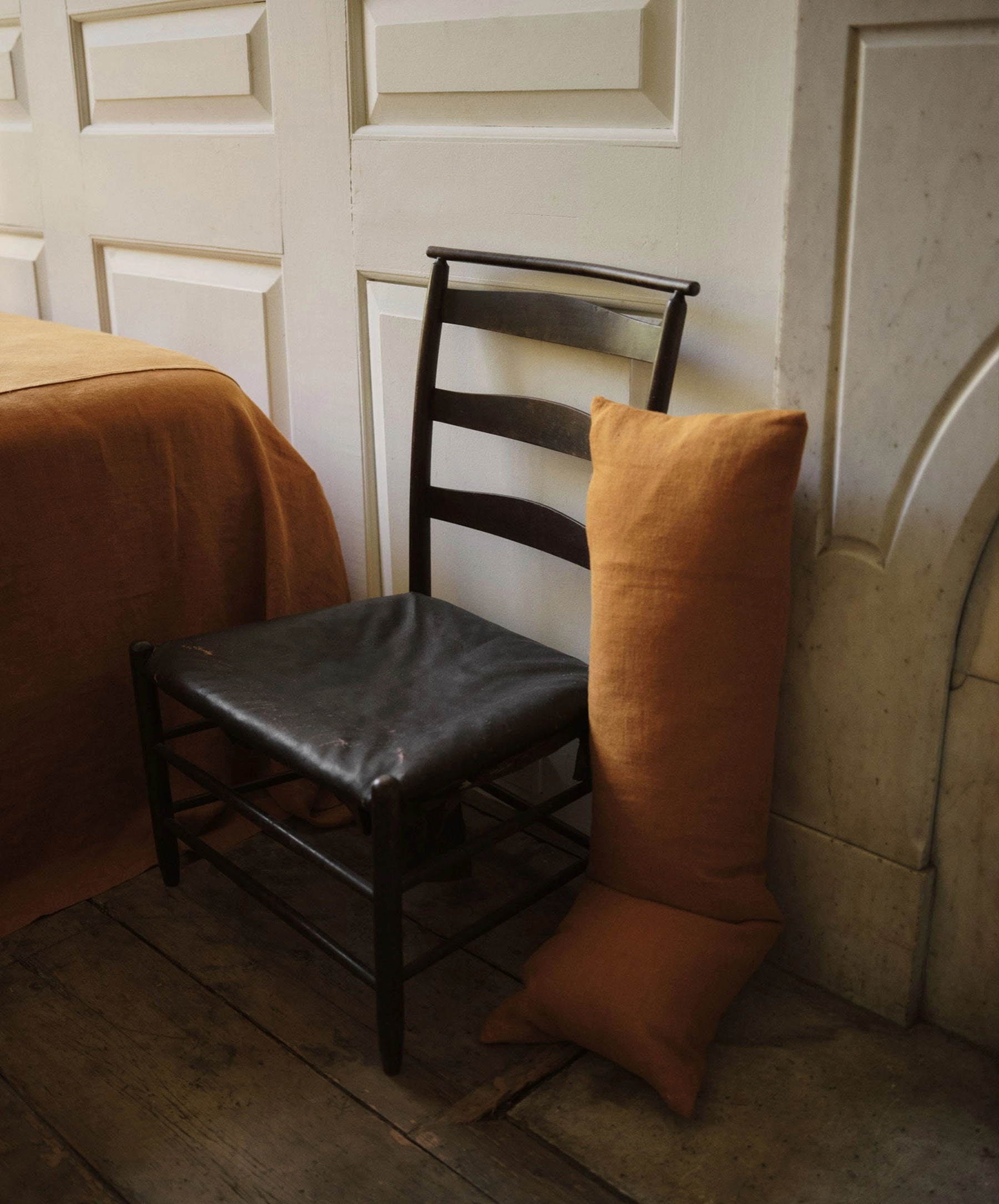 Recline Linen Cushion - Turmeric