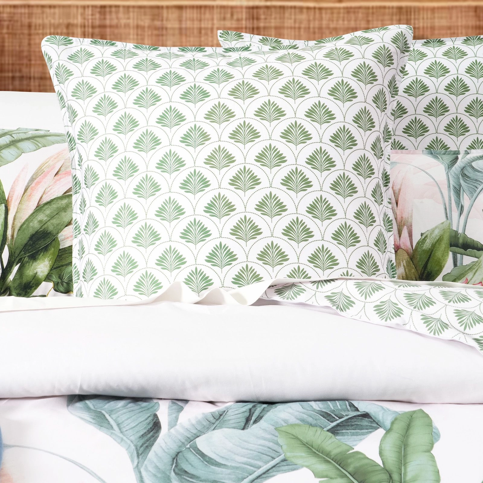 Renee Taylor 300 TC Cotton Reversible Gardenia Quilt Cover Set
