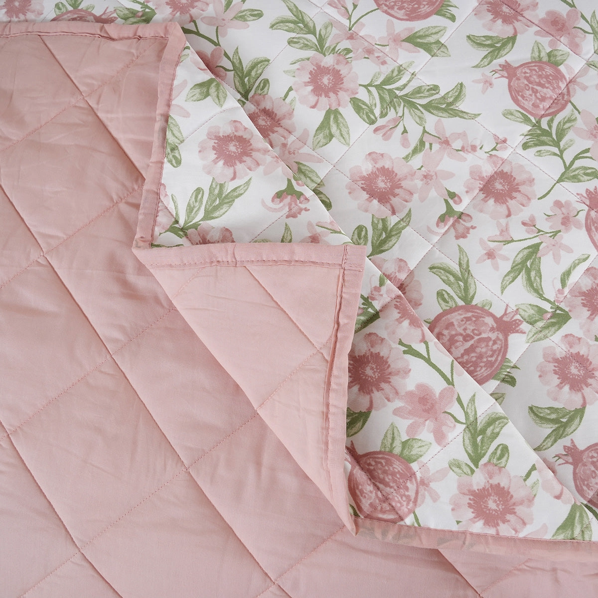 Sensory Bloom Blooming Petals 4 pcs Pink Quilt Set