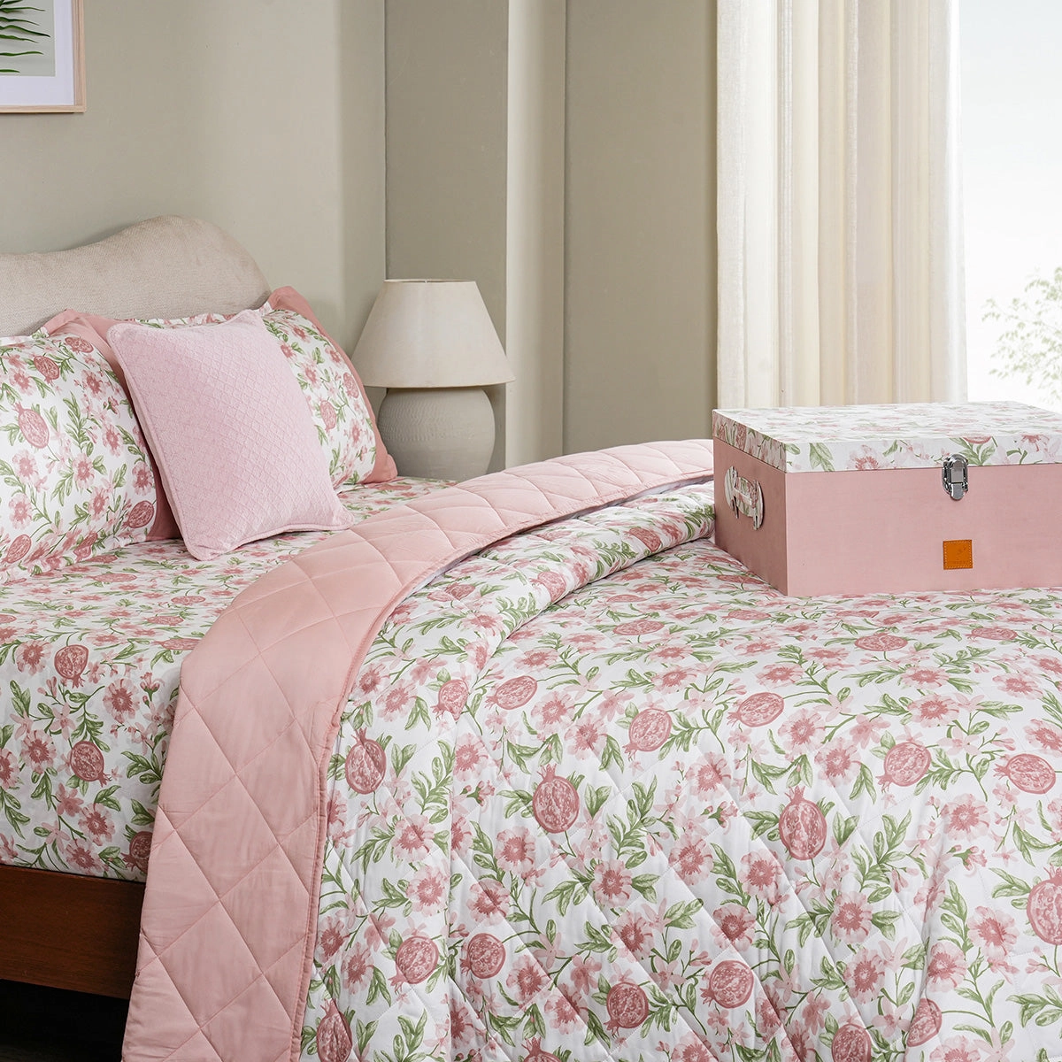 Sensory Bloom Blooming Petals 4 pcs Pink Quilt Set
