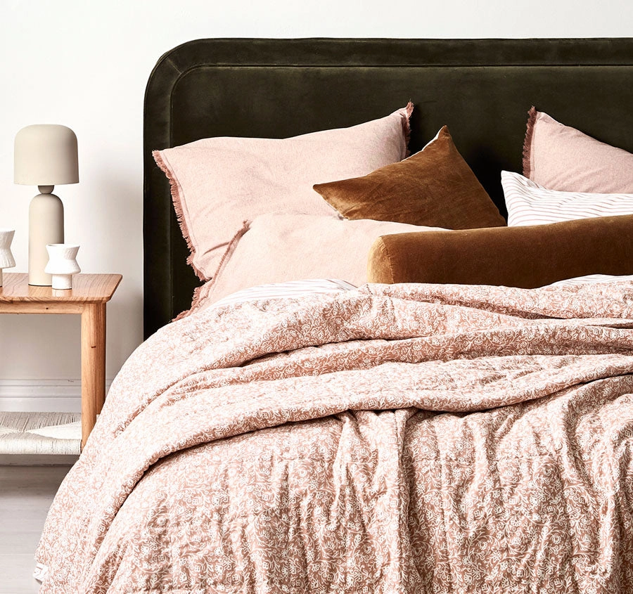 Varanasi Coverlet Hazelnut